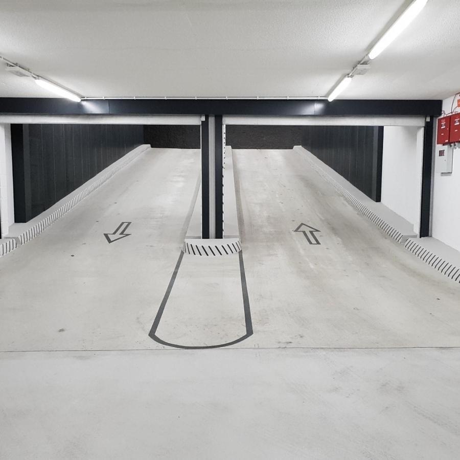 Apartment Night Metro Plocka