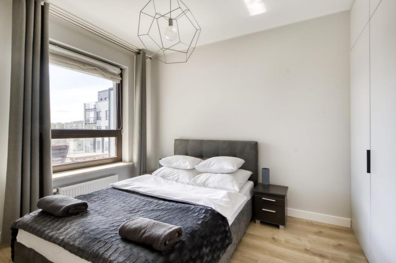 Apartment Night Metro Plocka